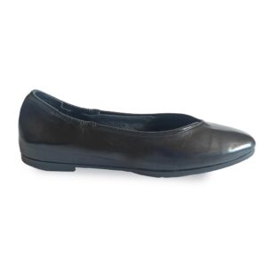 Delia - Thumbnail Image 1